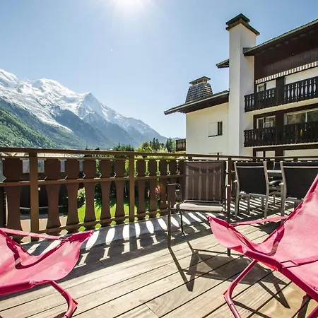 Clos Du Savoy Apartment *